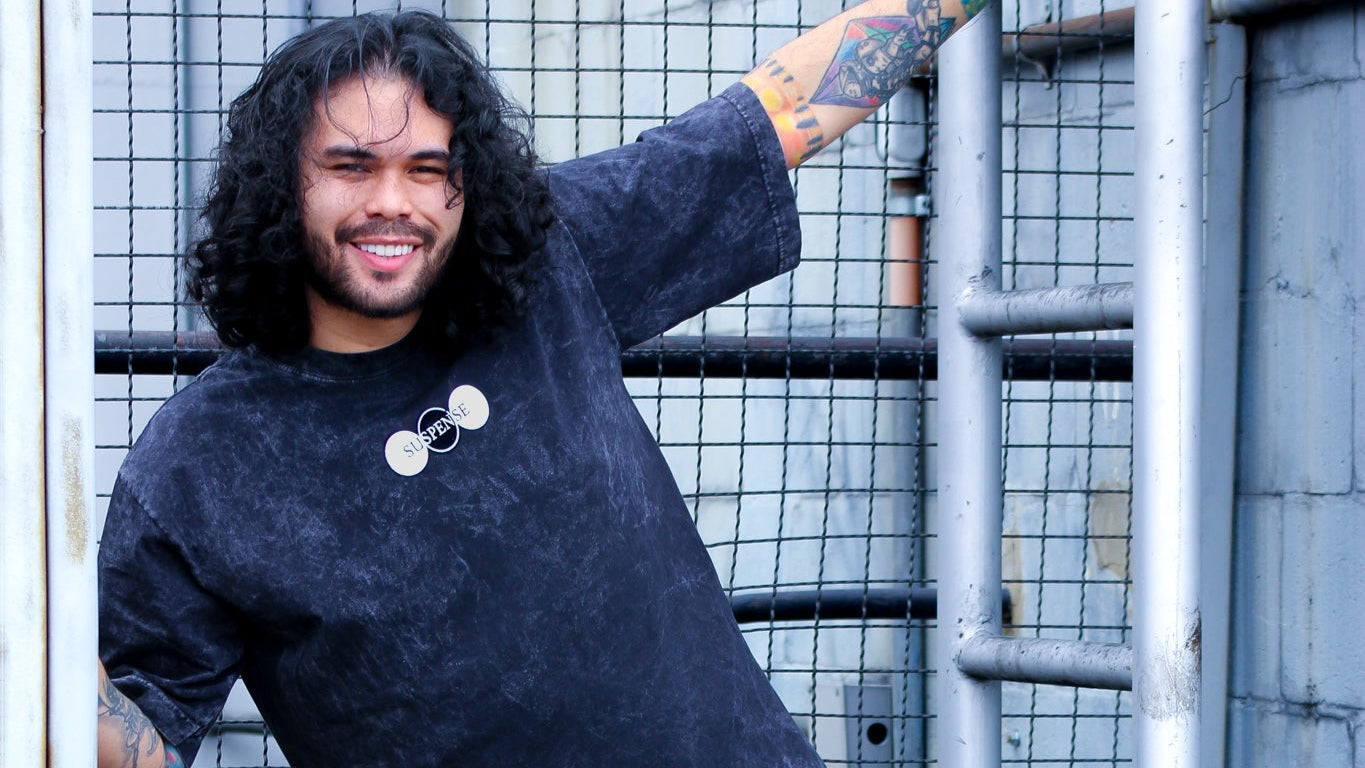 La primera acid wash gris